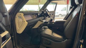 Land Rover Defender 3.0 D250 X-Dynamic SE 90 3dr Auto