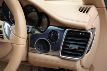 Porsche Panamera 3.0D V6 TiptronicS Euro 5 (s/s) 5dr