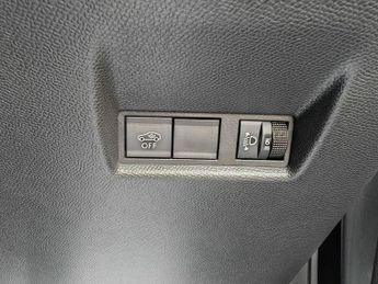 Citroen e-C3 Standard Range 44kWh PLUS Auto 5dr (7.4kW Charger)