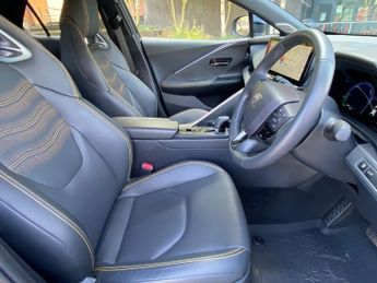 Toyota C-HR 2.0 Hybrid Premiere Edition 5dr CVT