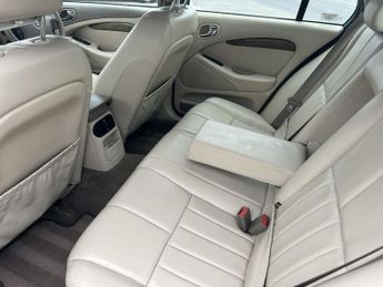 Jaguar S-Type 4.2 V8 SE 4dr Auto