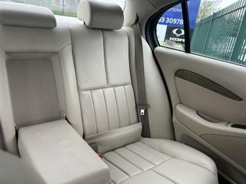 Jaguar S-Type 4.2 V8 SE 4dr Auto
