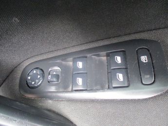 Peugeot 308 1.2 PureTech 110 Active 5dr FSH Satnav Bluetooth Alloys