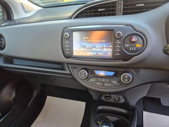 Toyota Yaris 1.5 Hybrid Icon 5dr CVT