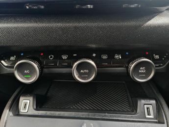Citroen e-C4 50kWh C-Series Edition Auto 5dr (7.4kW Charger)