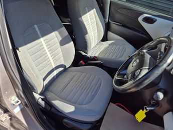 Hyundai i10 1.0 MPi Premium 5dr Auto