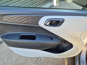Hyundai i10 1.0 MPi Premium 5dr Auto