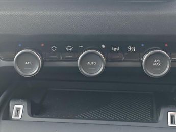 Citroen e-C4 50kWh Shine Auto 5dr