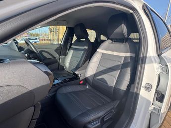 Citroen e-C4 50kWh Shine Plus Auto 5dr (7.4kW Charger)
