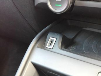 Citroen e-C4 50kWh Shine Plus Auto 5dr (7.4kW Charger)