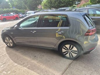 Volkswagen Golf 99kW e-Golf 35kWh 5dr Auto