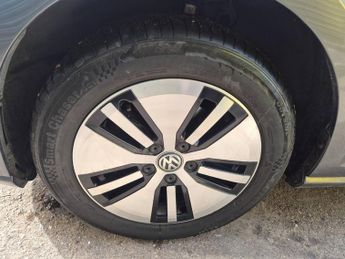 Volkswagen Golf 99kW e-Golf 35kWh 5dr Auto