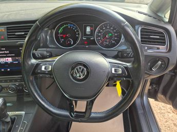 Volkswagen Golf 99kW e-Golf 35kWh 5dr Auto