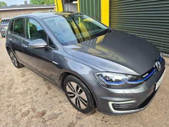 Volkswagen Golf 99kW e-Golf 35kWh 5dr Auto