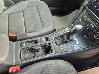 Volkswagen Golf 99kW e-Golf 35kWh 5dr Auto