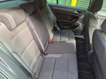 Volkswagen Golf 99kW e-Golf 35kWh 5dr Auto