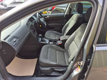 Volkswagen Golf 99kW e-Golf 35kWh 5dr Auto