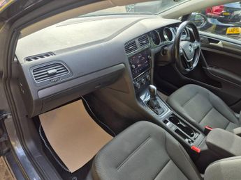 Volkswagen Golf 99kW e-Golf 35kWh 5dr Auto