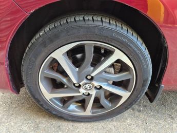 Toyota Yaris 1.5 Hybrid Excel 5dr CVT