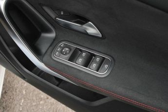Mercedes-Benz A Class 1.5 A180d AMG Line (Premium) 7G-DCT Euro 6 (s/s) 5dr