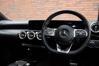Mercedes-Benz A Class 1.5 A180d AMG Line (Premium) 7G-DCT Euro 6 (s/s) 5dr