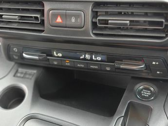 Peugeot e-Rifter 50kWh GT Standard MPV 5dr Electric Auto (7.4kW Charger) (136 ps)