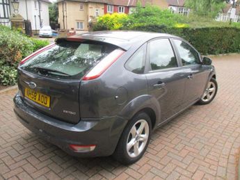 Ford Focus 1.6 Zetec 5dr [Climate Pack] Alloy Wheels