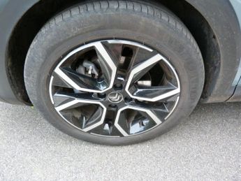 Citroen e-C4 50kWh Shine Plus Auto 5dr (7.4kW Charger)