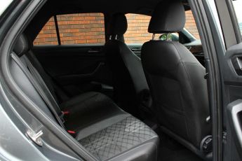 Volkswagen T-Roc 1.5 TSI R-Line DSG Euro 6 (s/s) 5dr