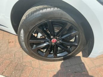 Jaguar F-Pace 2.0d [180] Chequered Flag 5dr Auto AWD