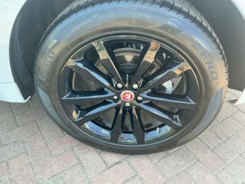 Jaguar F-Pace 2.0d [180] Chequered Flag 5dr Auto AWD