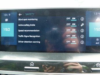 Citroen e-C4 50kWh Shine Plus Auto 5dr (7.4kW Charger)
