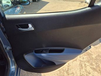 Hyundai i10 1.2 Premium 5dr Auto
