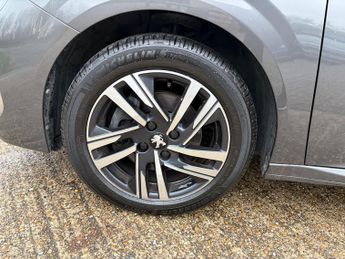 Peugeot 208 1.2 PureTech Active Premium + EAT Euro 6 (s/s) 5dr