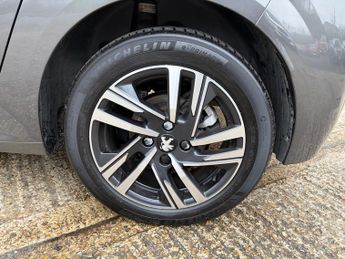 Peugeot 208 1.2 PureTech Active Premium + EAT Euro 6 (s/s) 5dr