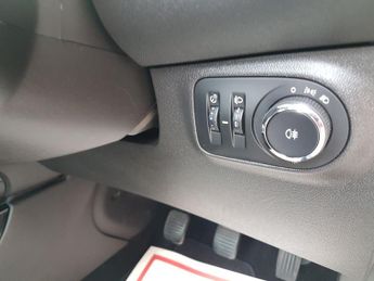 Vauxhall Adam 1.2i Glam 3dr