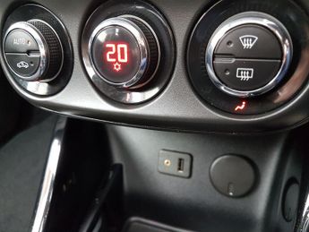 Vauxhall Adam 1.2i Glam 3dr