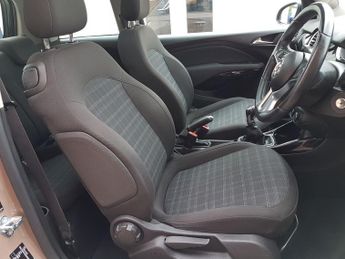 Vauxhall Adam 1.2i Glam 3dr