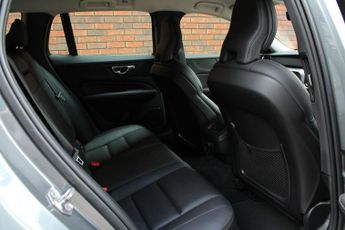 Volvo V60 Cross Country 2.0 D4 Plus Auto AWD Euro 6 (s/s) 5dr