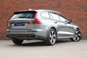 Volvo V60 Cross Country 2.0 D4 Plus Auto AWD Euro 6 (s/s) 5dr
