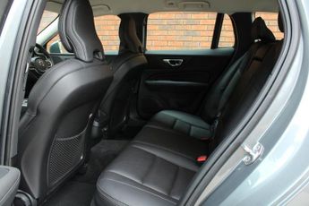 Volvo V60 Cross Country 2.0 D4 Plus Auto AWD Euro 6 (s/s) 5dr