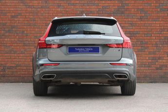 Volvo V60 Cross Country 2.0 D4 Plus Auto AWD Euro 6 (s/s) 5dr