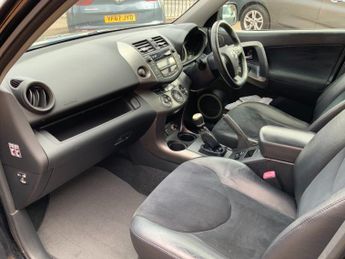 Toyota Rav4 .