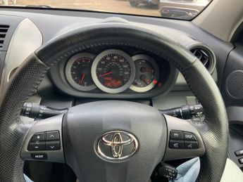 Toyota Rav4 .