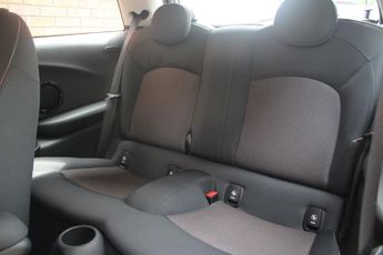 Mini Hatchback 1.5 Cooper 3dr Auto