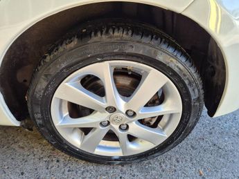 Toyota Yaris 1.5 Hybrid Sport 5dr CVT