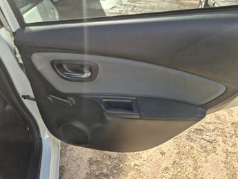 Toyota Yaris 1.5 Hybrid Sport 5dr CVT