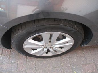 Peugeot 308 1.6 BlueHDi 100 Active 5dr FPSH Satnav Bluetooth Alloys