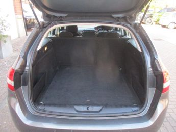 Peugeot 308 1.6 BlueHDi 100 Active 5dr FPSH Satnav Bluetooth Alloys