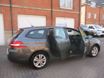 Peugeot 308 1.6 BlueHDi 100 Active 5dr FPSH Satnav Bluetooth Alloys